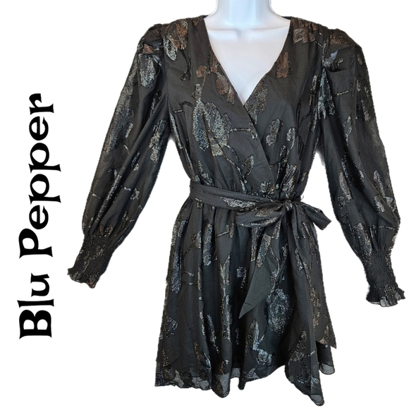 Blu Pepper Dresses & Skirts - Blu Pepper Womens Black With Shimmer Roses Chiffon Mini Dress Sz M Cocktail*